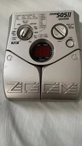 Zoom 505II Guitarra Top Relíquia