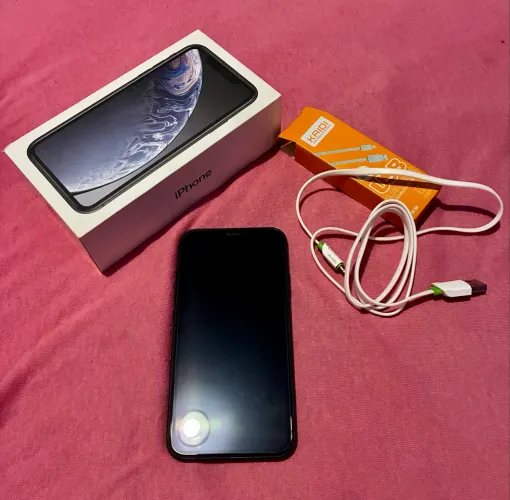 iPhone XR - 64 gigas 