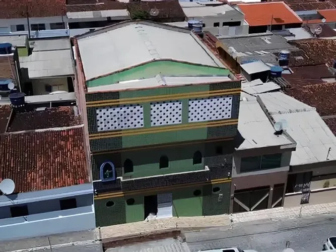 Prédio Comercial no Centro em Camocim de São Félix/PE à Venda (PR0050-DV)