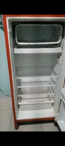 Vende-se geladeira