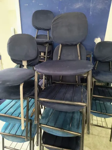 Vendo cadeiras escolar/igreja