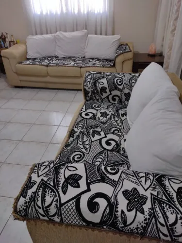 Jogo de sofá 2 e 3 lugares.. $400,00