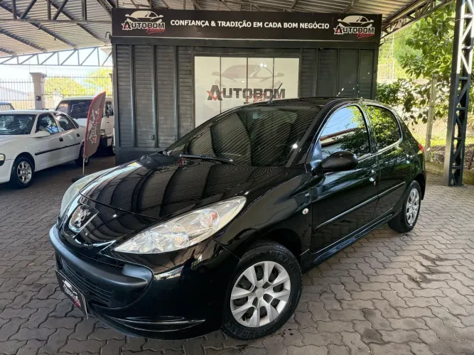 Peugeot 207 XR 1.4 Flex 8V 5P 2011