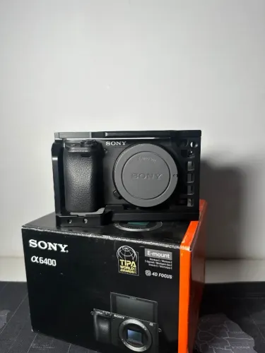 camera 6400 + cage