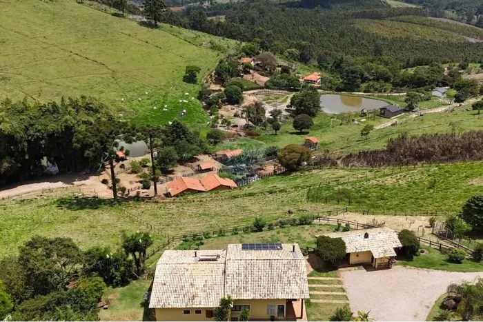 Sítio à Venda em Pedra Bela/SP com 24.000 m², Energia Solar e Estrutura para Cavalos