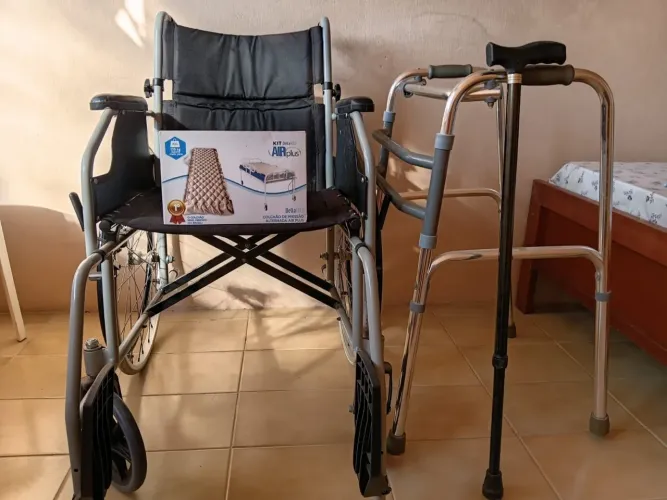 Kit de itens para cuidados e mobilidade