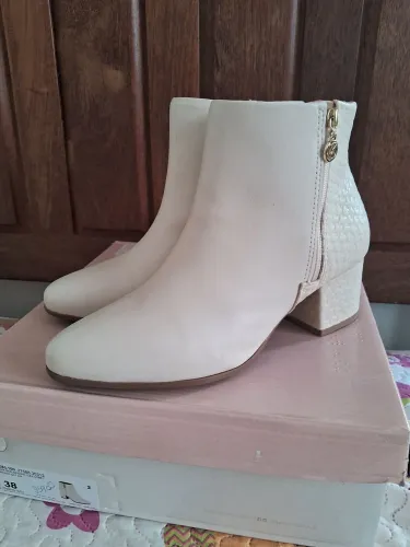 Bota modare