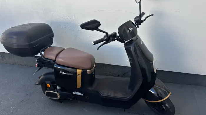 MOTO ELÉTRICA 1000W 1 ANO E MEIO DE USO