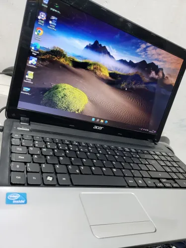 Vendo Notebook Acer/ Intel core i5/Bateria Boa/1000 Gigas HD/ 8 Gigas Memória