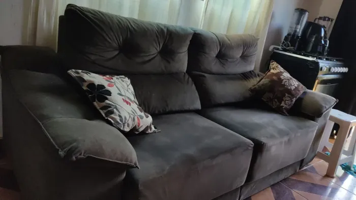 Sofá retrátil e reclinável 
