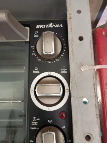 Forno elétrico Britânia 110w 200,00 pode me chamar no *