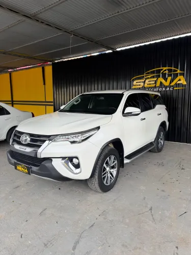 Toyota Hilux SW4 SRX 4X4 2.8 TDI 16V Dies. Aut. 2016