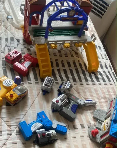 Lote 4 Trens Geotrax Fischer Price + controle + Estacoes