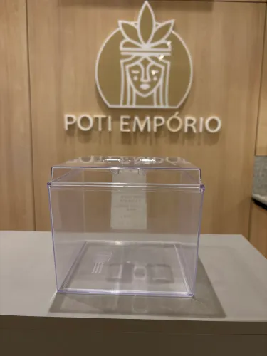 Pote quadrado acrílico 3,3 litros.