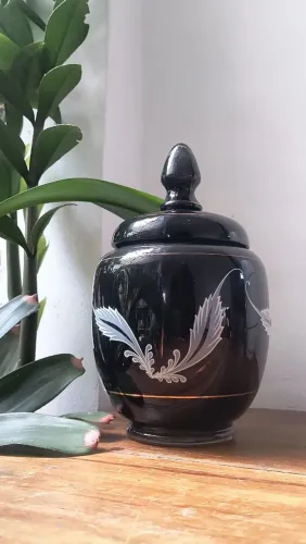 Bomboniere anos 50 em vidro opala negracom fios ouro antigo antiquario decoração vintage