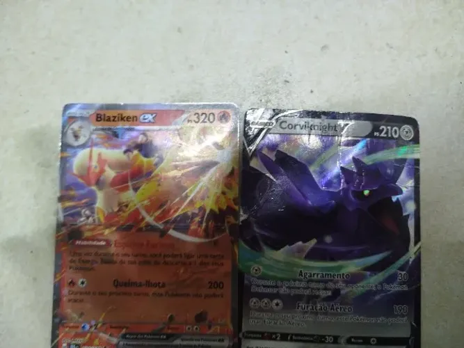 Cartas pokémon(kit blaziken ex e corviknight V)