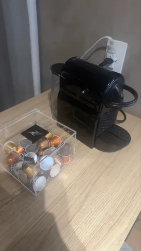 Cafeteira Nespresso Inissia D40 Preta - Cápsulas Linha Original