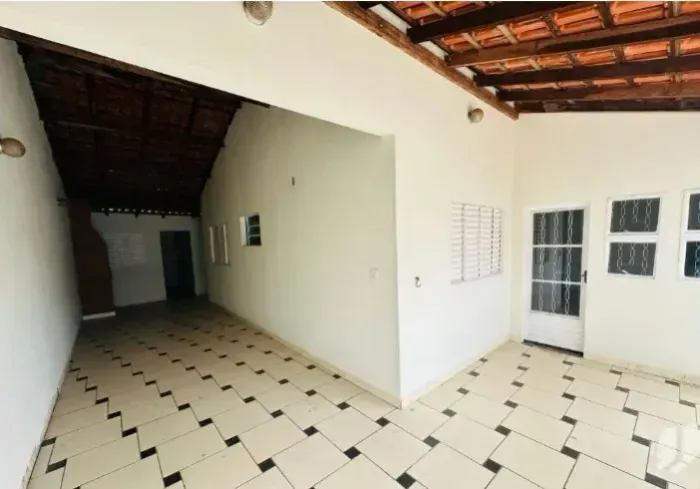 Imóvel para aluguel tem 150 metros quadrados com 4 quartos em Centro - Botucatu - SP