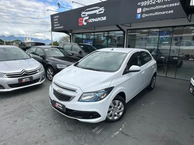 Chevrolet Onix Hatch LT 1.4 8V Flex Mec. 4P 2015