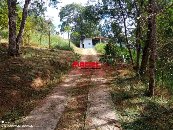 Chácara a venda jambeiro ,posto artesiano casa construida 2 quartos sala cozinha banheiro 
