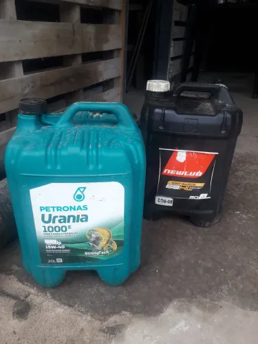 Balde de óleo vazio