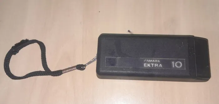 VENDO MÁQUINA FOTOGRÁFICA 'KODAK EKTRA 10', RARA! *