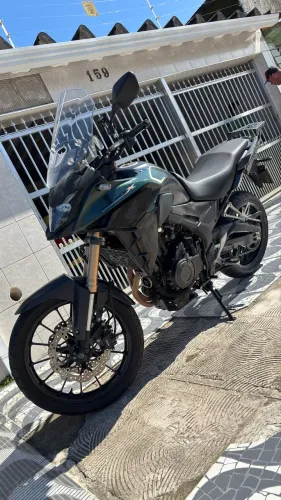 Honda CB500X - 2024 com 8.500KM