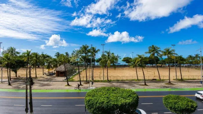 Apartamento Frente Mar na Pajuçara Ed. Atlanta Ao Lado da Roda-Gigante