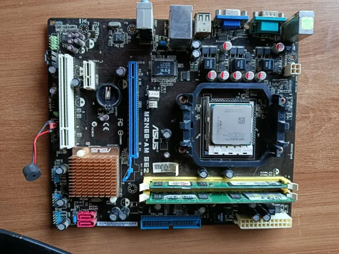 Kit AMD Athlon II X2 250 + ASUS M2N68-AM SE2 + 4GB DDR2