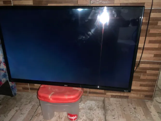Tv ficou azul do nada não levei pro técnico pois já tenho outra.