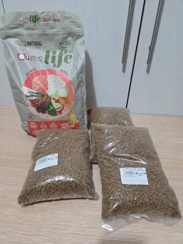 Ração para gato Castrado - Quatree Life e Golden
