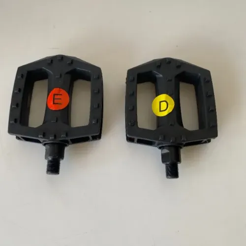 Rf191 Par Pedal De Bicicleta 1/2 Nylon Mtb Com Refletor Rosca Fina