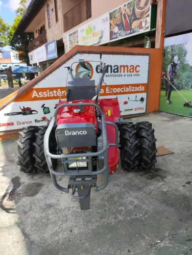Micro Trator Rodado Duplo 18 HP Diesel Completo com Rotativa e Partida Elétrica