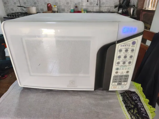 Vende microondas Eletrolux