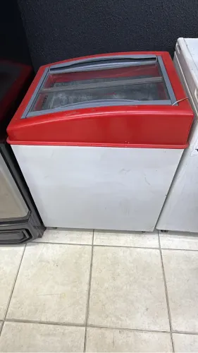 Freezer programado pra gelar coca cola