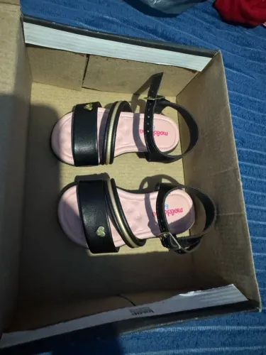 Vende esse sandalinha molekinha