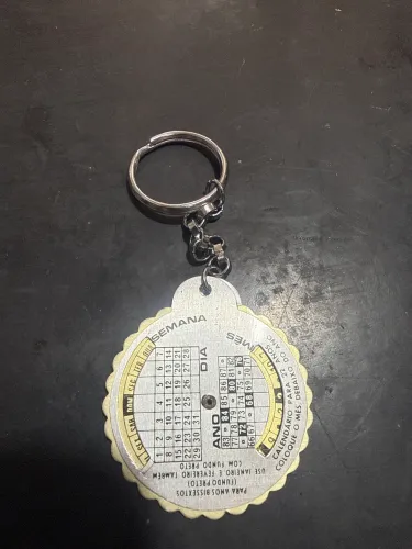 Chaveiro com calendário infinito