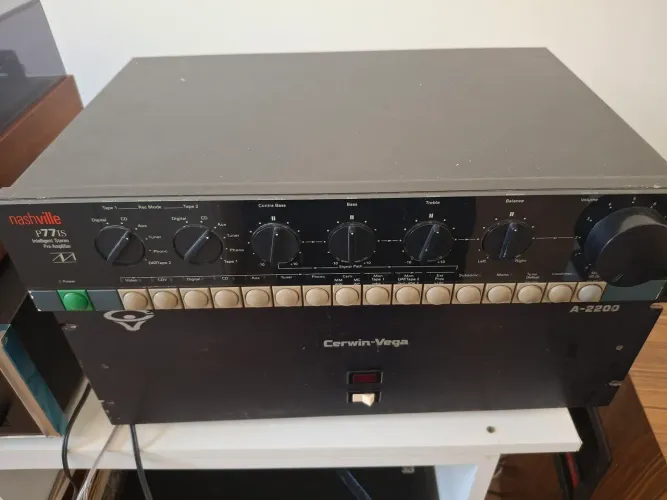 Pré-amplificador Nashville P77IS funcionando