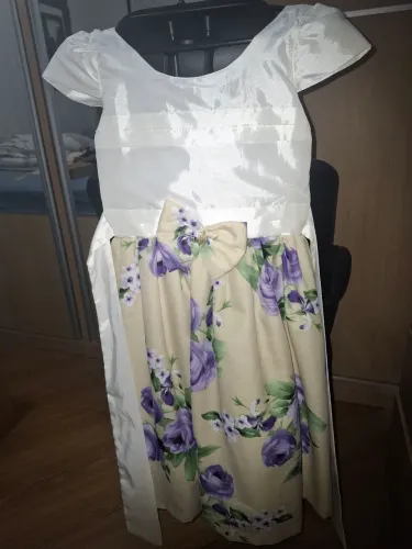 Vendo dois vestidos de festa juvenil novos