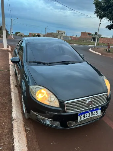 Fiat Linea Essence Dualogic 1.8 Flex 16V 4P 2012