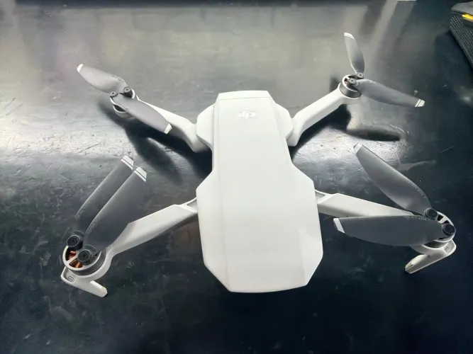 Drone maniv dji mini