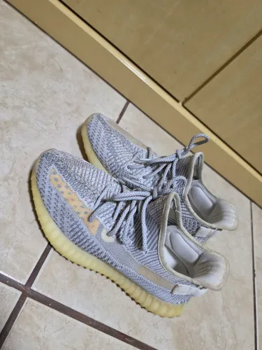 Tenis Adidas Yeezy Boost 350 V2 na colorway Static