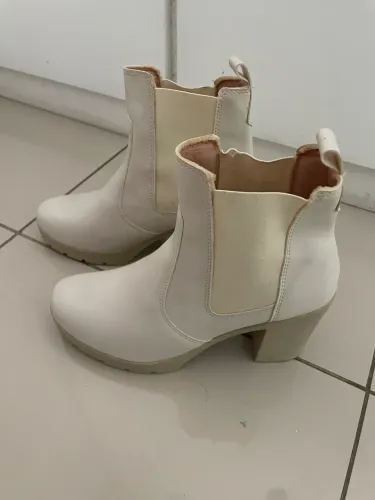 Bota Soller Nude 35 novíssima ! Linda e confortável