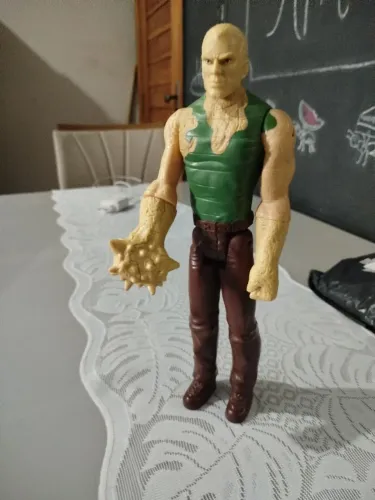 Boneco homem areia Titan heroes séries