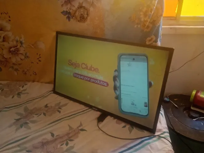 SmartTV Semp com pouco luminosidade