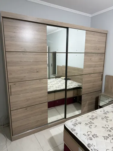 Roupeiro casal com espelho - guarda roupa 258x230