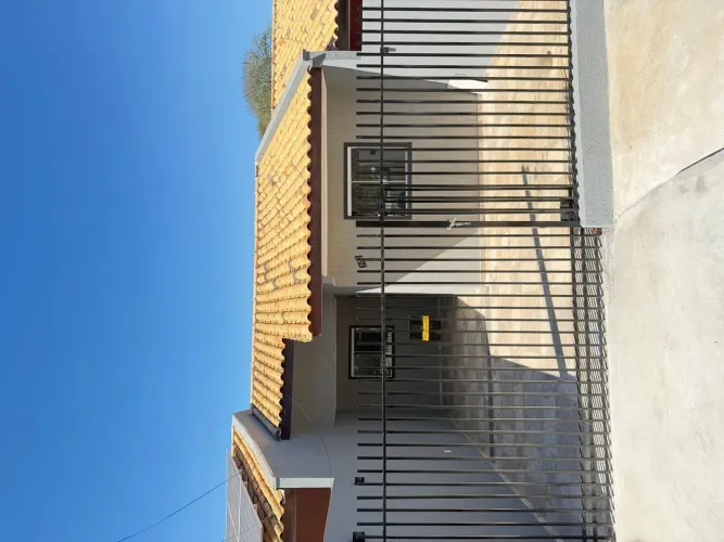 Casa à Venda - Piriquitos, Ponta Grossa