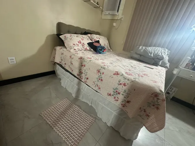 Cama casal Queen