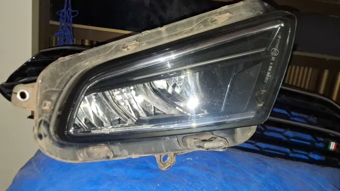 FAROL LADO DIREITO FIAT TORO 2022