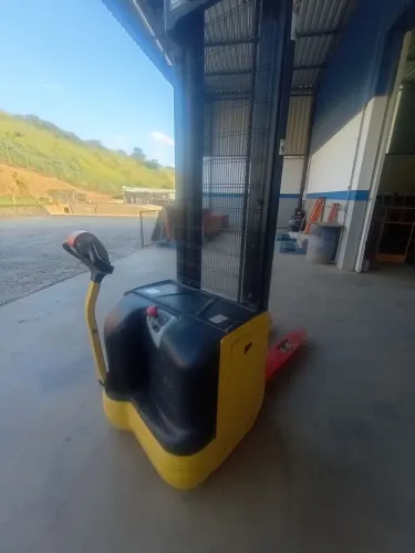 Empilhadeira Elétrica Marca Hyster Modelo s1.6